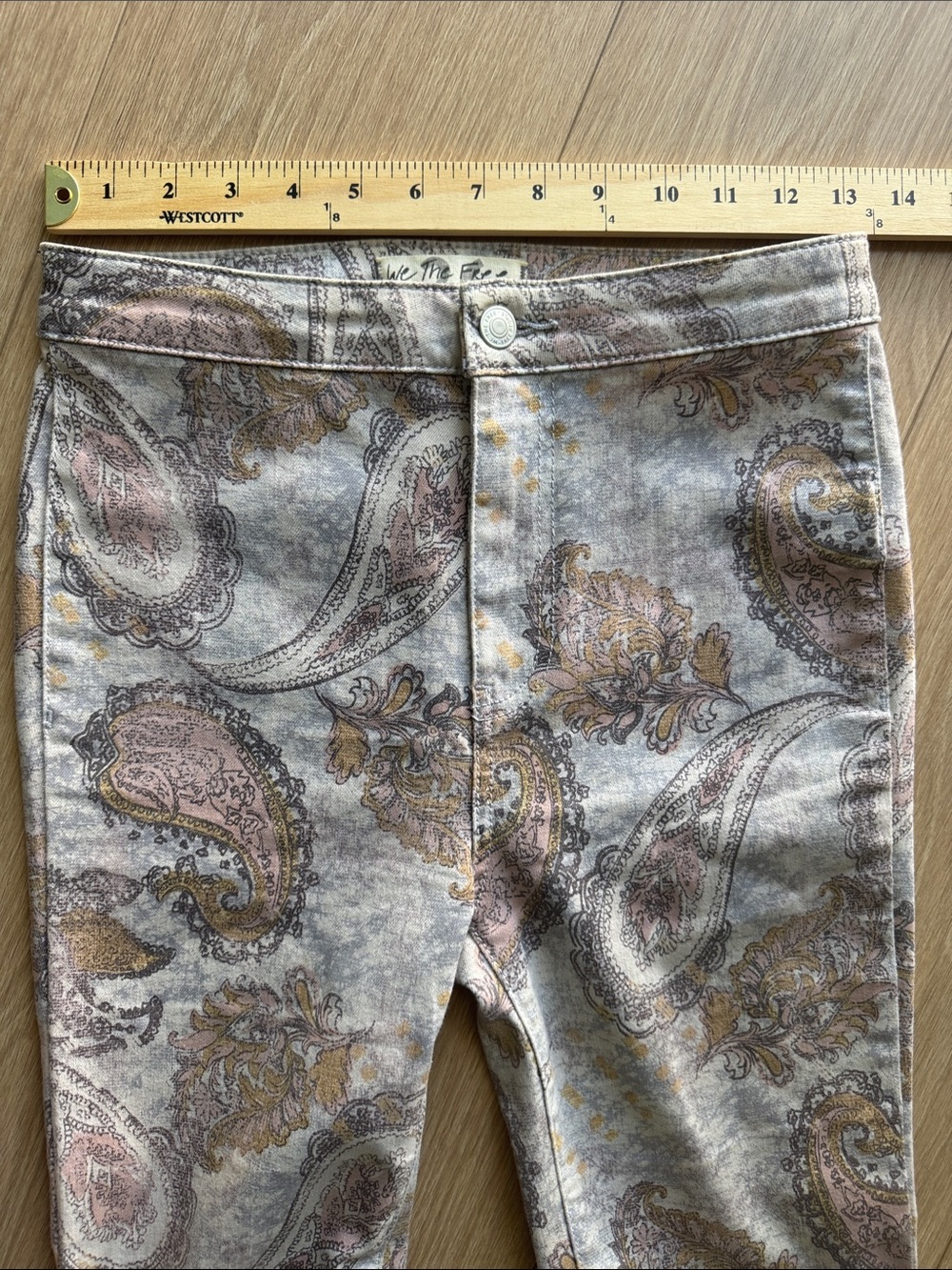 Free People We The Free Just Float On Flare Jeans Limestone Paisley Size 26 - Picture 12 of 16
